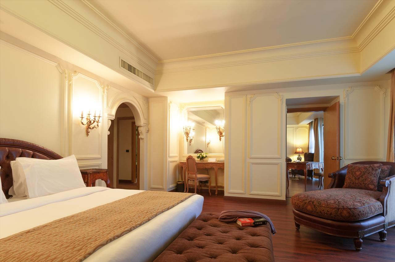Le Commodore Hotel Beirut Exterior photo
