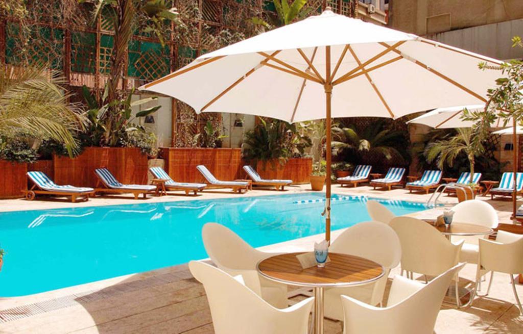 Le Commodore Hotel Beirut Exterior photo