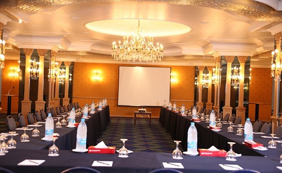 Le Commodore Hotel Beirut Exterior photo